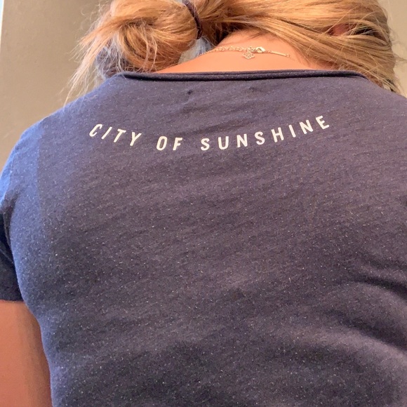 3 barley worn hollister t-shirts - Picture 5 of 6